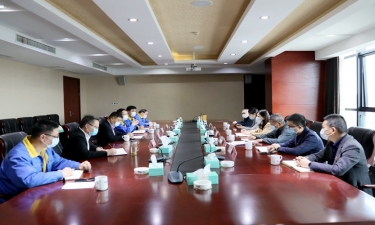 平湖市委常委、宣傳部長沈志鳳蒞臨景興紙業(yè)調(diào)研疫情防控和復(fù)工復(fù)產(chǎn)情況